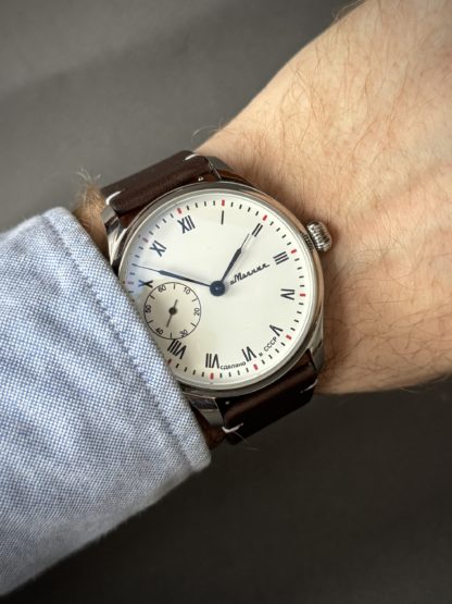 часы СССР Молния с белым циферблатом